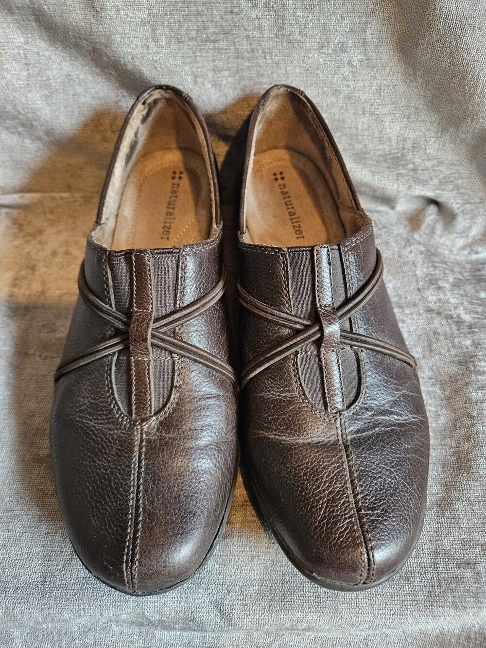 Naturalizer Women's Brown Leather Slip-On Flats Round Toe Cushioned US 6